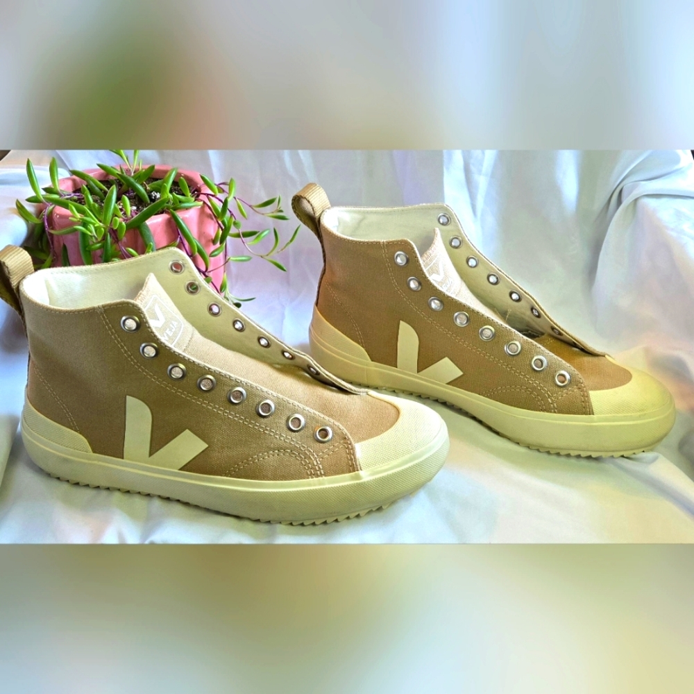 VEJA NOVA HIGH TOP CANVAS TENT PIERRE SHOES Size Men's 6 Or Women's 8 Pre-owned